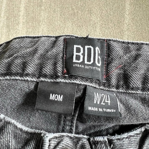 Bdg Urban Outfitters Mom Jeans High Rise Tapered Leg Faded Black Women's 24 - Picture 5 of 6